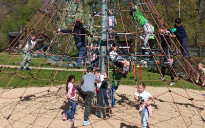 Tělocvik na sluníčku (1.A)